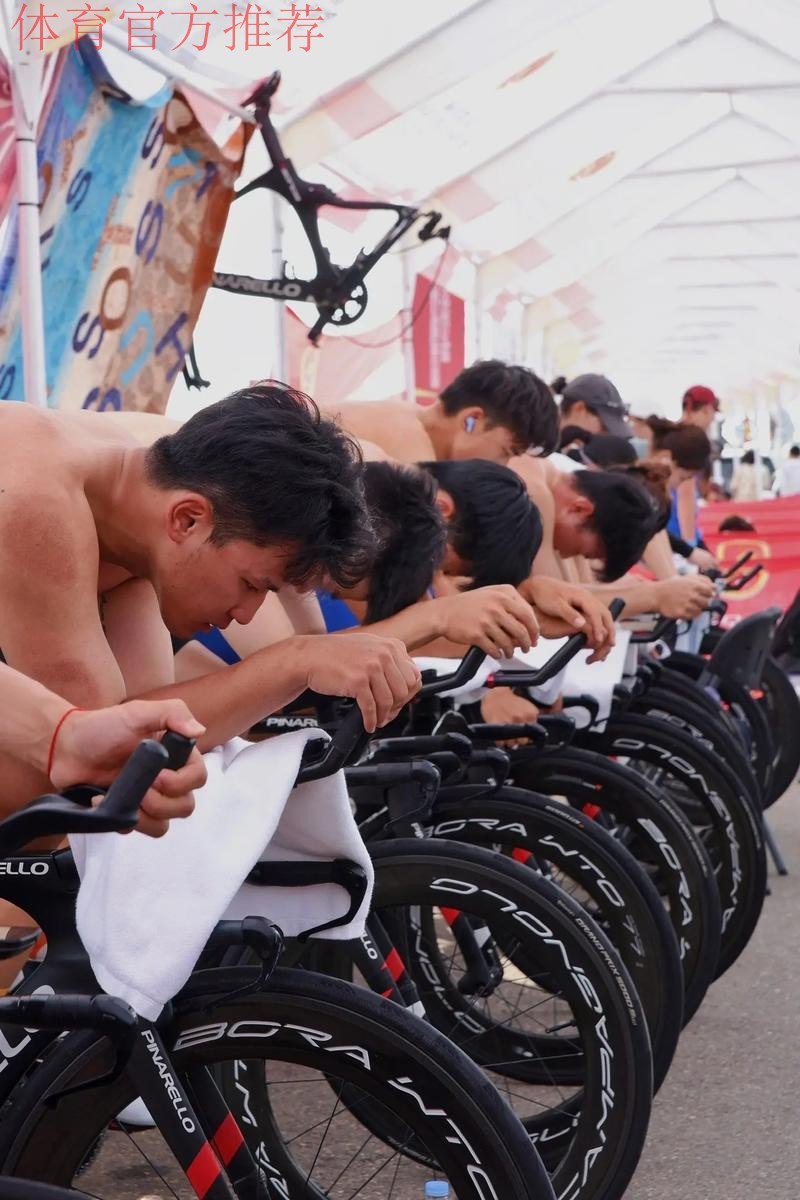 中国国家女子公路自行车队2026赛季阵容亮相 中国国家女子公路自行车队2026赛季阵容亮相